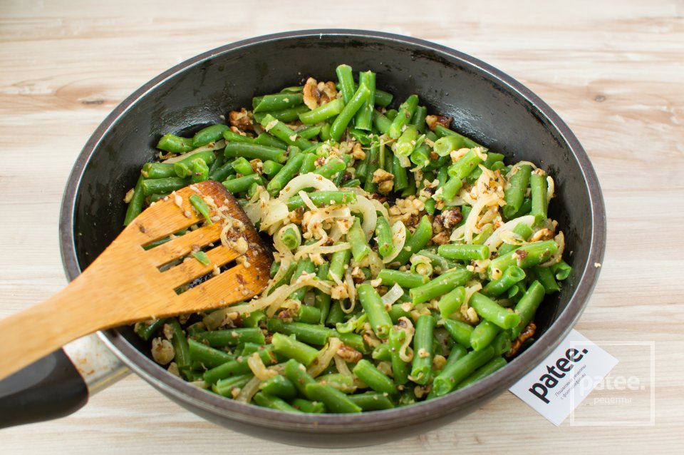 Зеленая фасоль с грецкими орехами - Шаг 9
