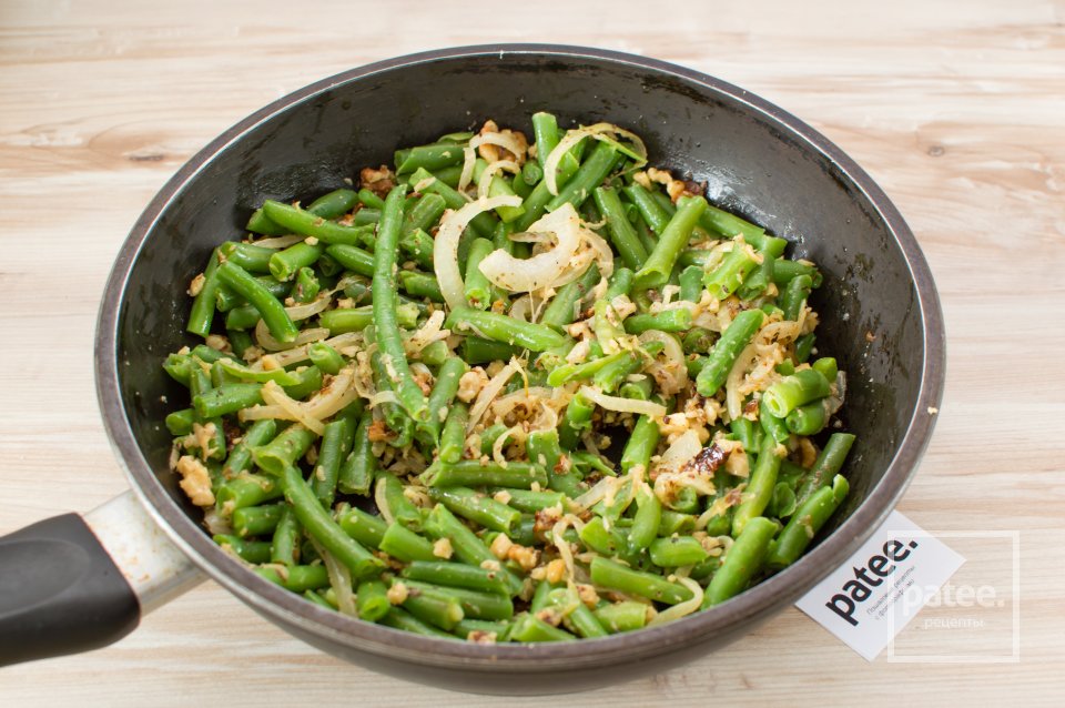 Зеленая фасоль с грецкими орехами - Шаг 11