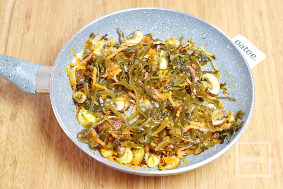 Суп с морской капустой и грибами - Шаг 11