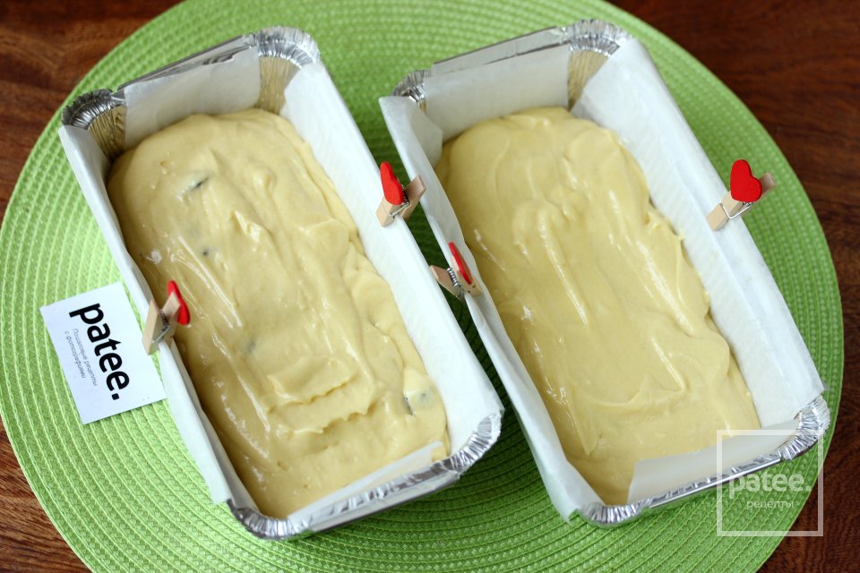 Кекс на сметане с черносливом - Шаг 10