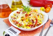 Салат с капустой и копченой колбасой