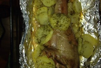 Голень индейки с картофелем