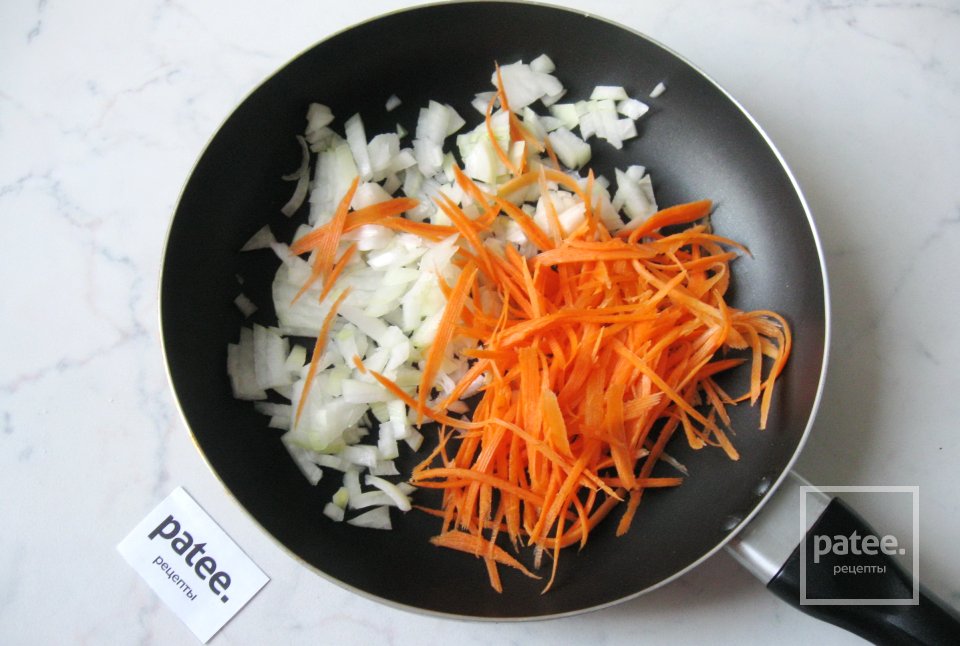 Свиная печень с грибами в соусе - Шаг 3