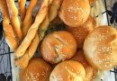 Хлебные палочки и булочки