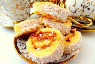 Рулет с варенной сгущенкой