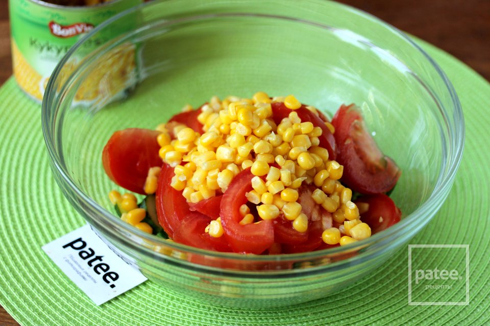 Салат с овощами, кукурузой и перепелиными яйцами - Шаг 4