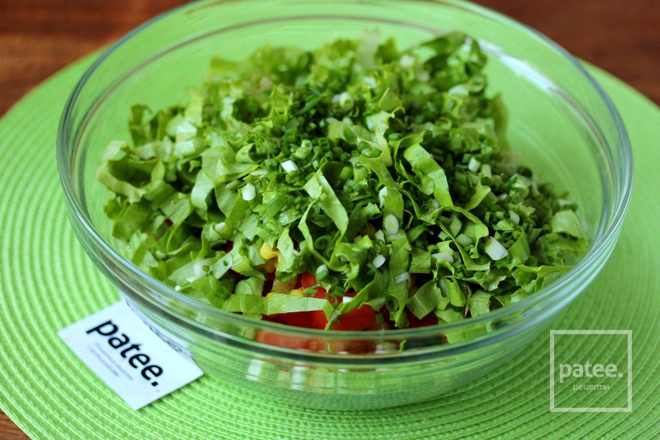 Салат с овощами, кукурузой и перепелиными яйцами - Шаг 6