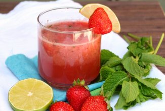 Клубнично-лимонный мохито