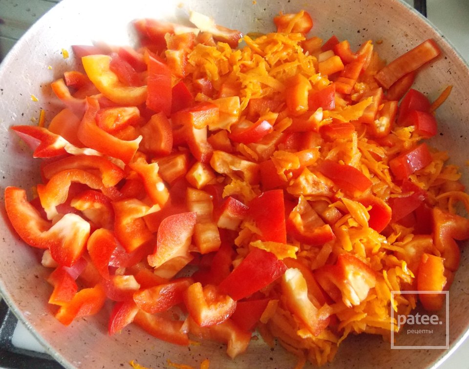 Запеканка с рисом, куриным филе, кукурузой и овощами - Шаг 7