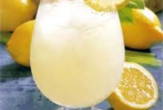 Шипучий лимонный напиток