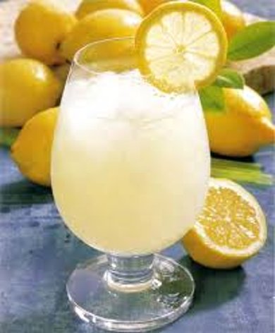 Шипучий лимонный напиток