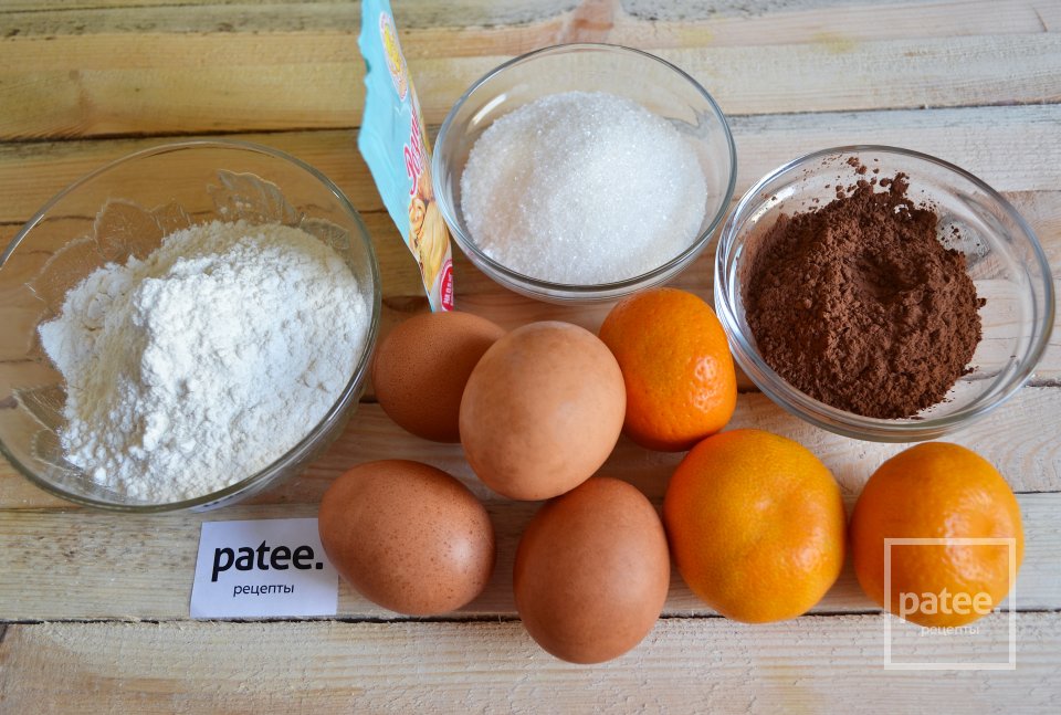 Шоколадный торт с нежным творожным кремом и мандаринами - Шаг 1