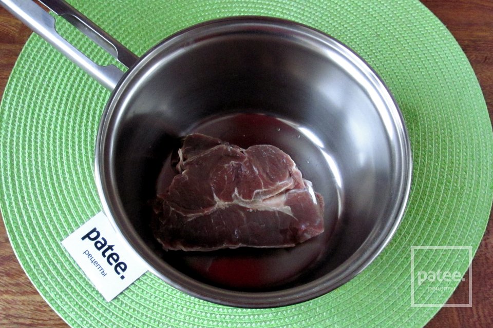 Салат Шишка с говядиной, грибами и яйцом - Шаг 2