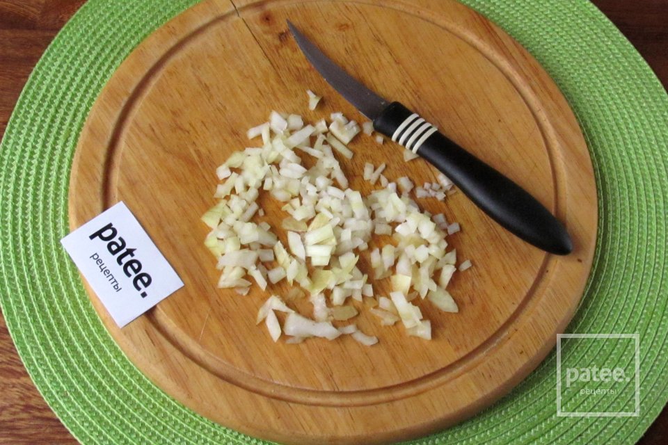 Салат Шишка с говядиной, грибами и яйцом - Шаг 12