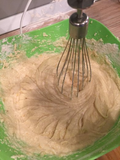 Кексы с бананом и клубникой - Шаг 9