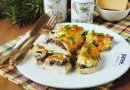 Куриная грудка с грибами и сыром