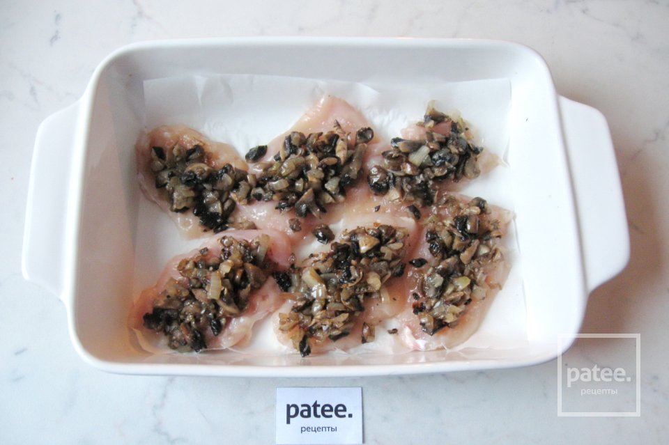 Куриная грудка с грибами и сыром - Шаг 9