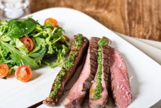 Говяжий стейк с соусом чимичурри