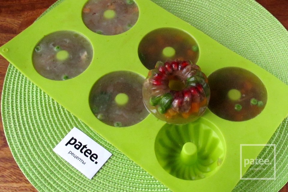 Праздничное заливное из мяса - Шаг 17