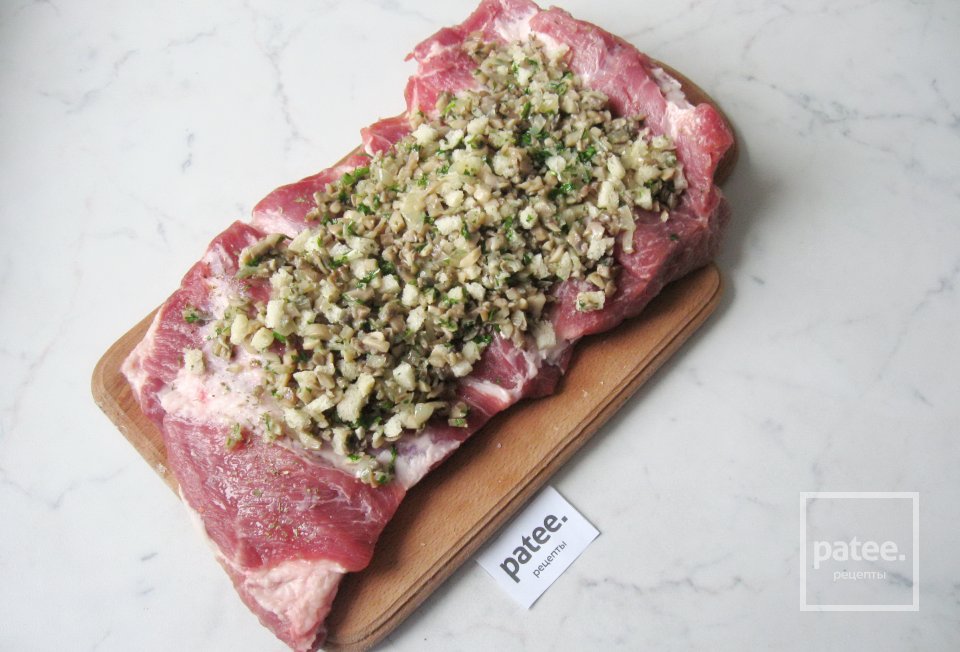 Рулет из свинины с грибами - Шаг 12