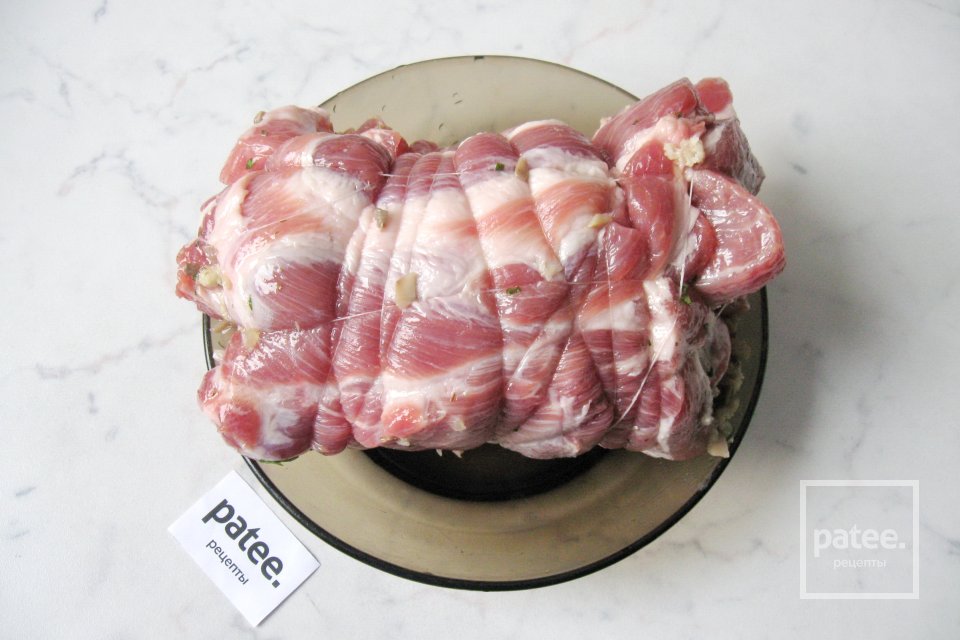 Рулет из свинины с грибами - Шаг 13