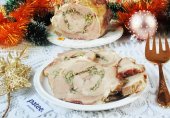 Рулет из свинины с грибами
