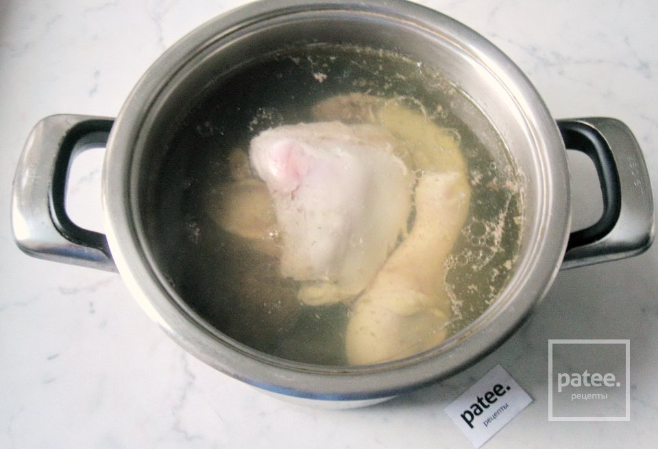 Холодец из говядины, языка и курицы в формочках - Шаг 5