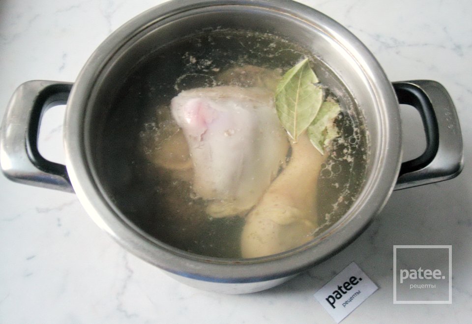 Холодец из говядины, языка и курицы в формочках - Шаг 6