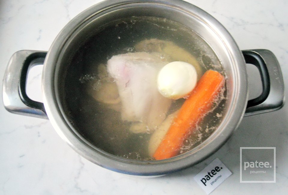 Холодец из говядины, языка и курицы в формочках - Шаг 7