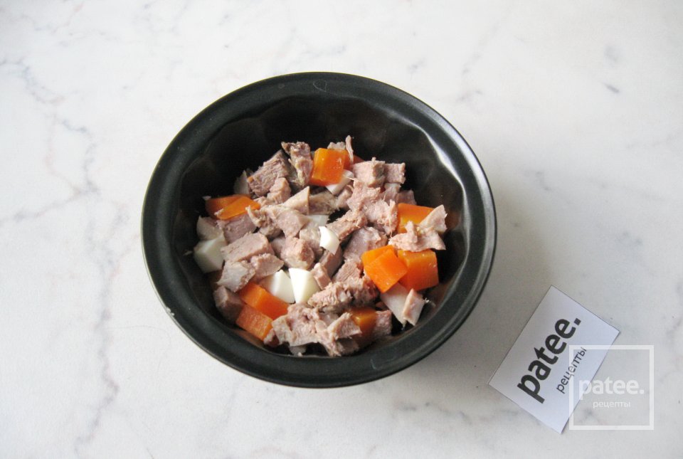 Холодец из говядины, языка и курицы в формочках - Шаг 13