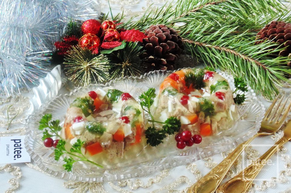 Холодец из говядины, языка и курицы в формочках - Шаг 15