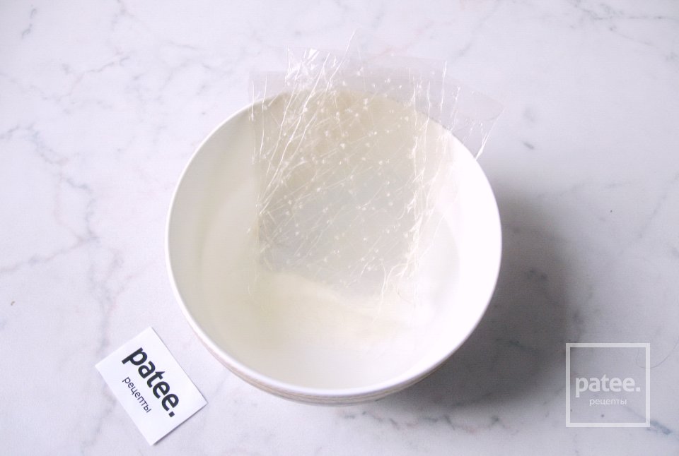 Холодец из говядины, языка и курицы в формочках - Шаг 9