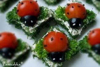 Канапе "Божьи коровки"