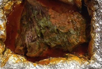 Говядина в соусе с зеленью