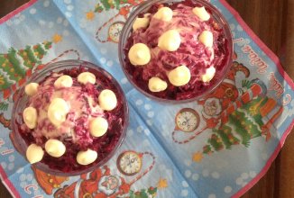 Легкий салат из свеклы с черносливом