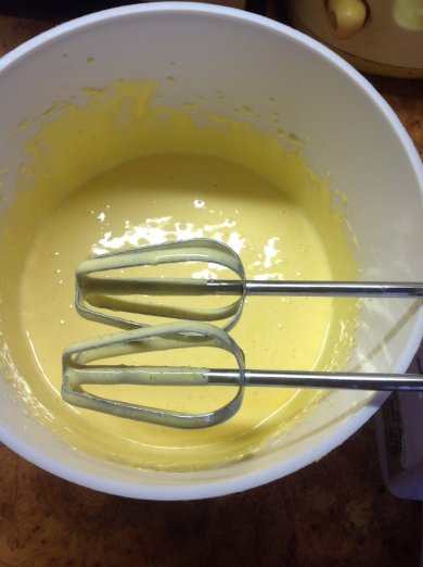 Бисквит ,,Розы на снегу" - Шаг 2