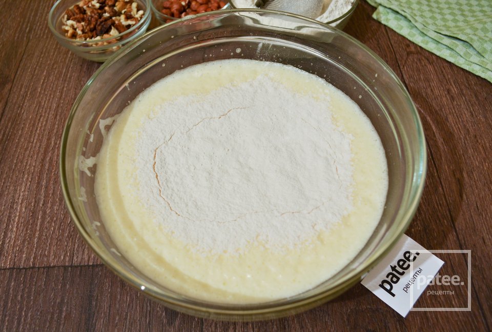 Быстрый карамельный торт с орехами - Шаг 5