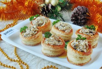 Волованы с курицей и грибами