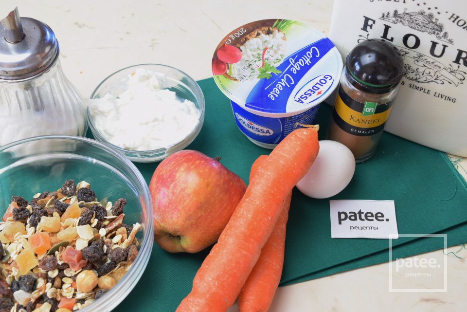 Творожная запеканка с морковью и яблоком - Шаг 1