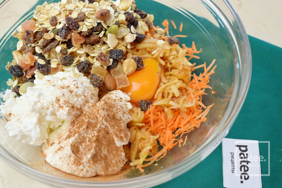 Творожная запеканка с морковью и яблоком - Шаг 6