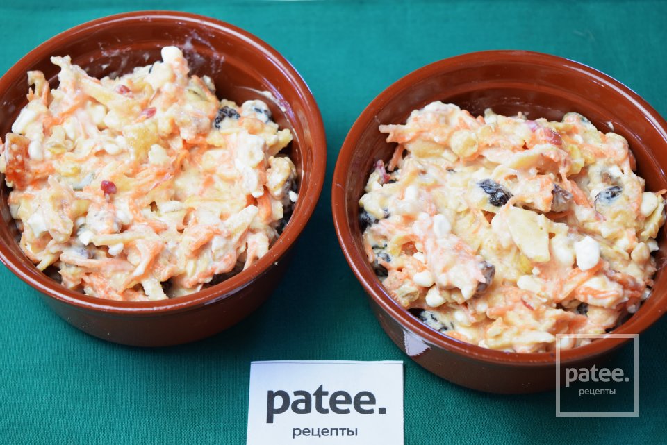 Творожная запеканка с морковью и яблоком - Шаг 10