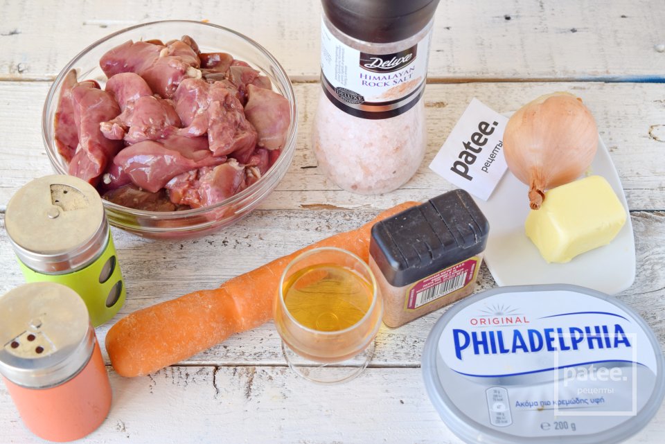 Печеночный паштет с черносливом и сливочным сыром - Шаг 1