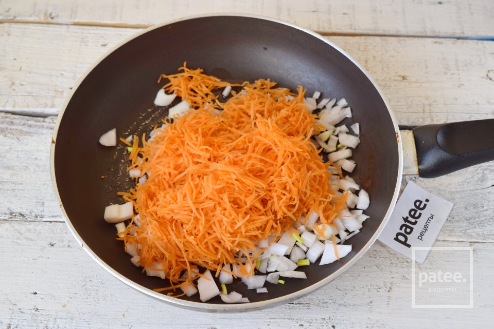 Печеночный паштет с черносливом и сливочным сыром - Шаг 3