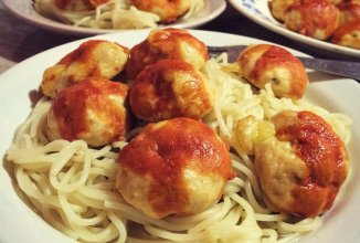 Куриные тефтели с моцареллой