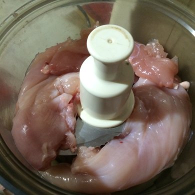 Куриные тефтели с моцареллой - Шаг 1