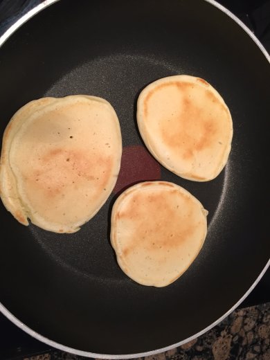 Панкейки с красной икрой и сливочным сыром - Шаг 4