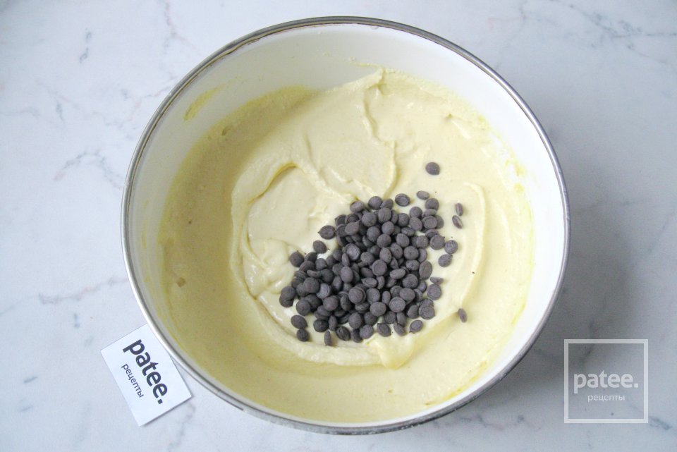 Запеканка из творога с шоколадом - Шаг 7