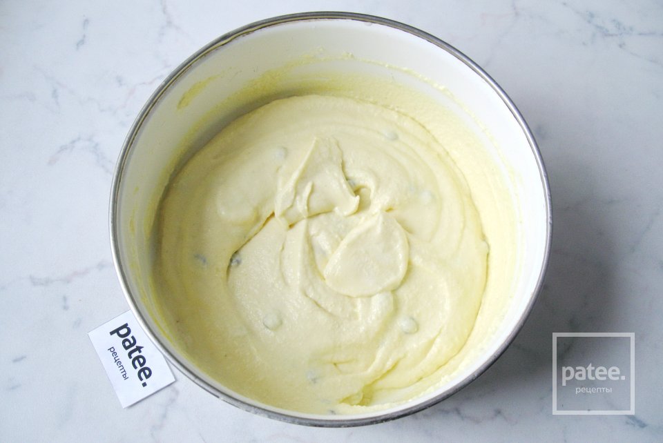 Запеканка из творога с шоколадом - Шаг 8