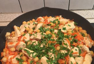 Куриное филе с нутом