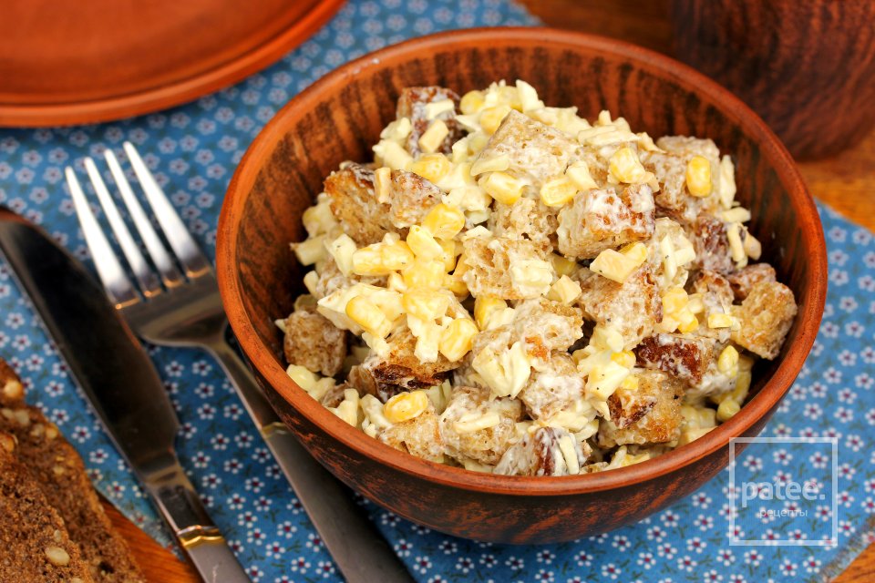 Салат с сухариками и сыром косичка - Шаг 14